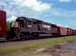 NS 6683 and radio car